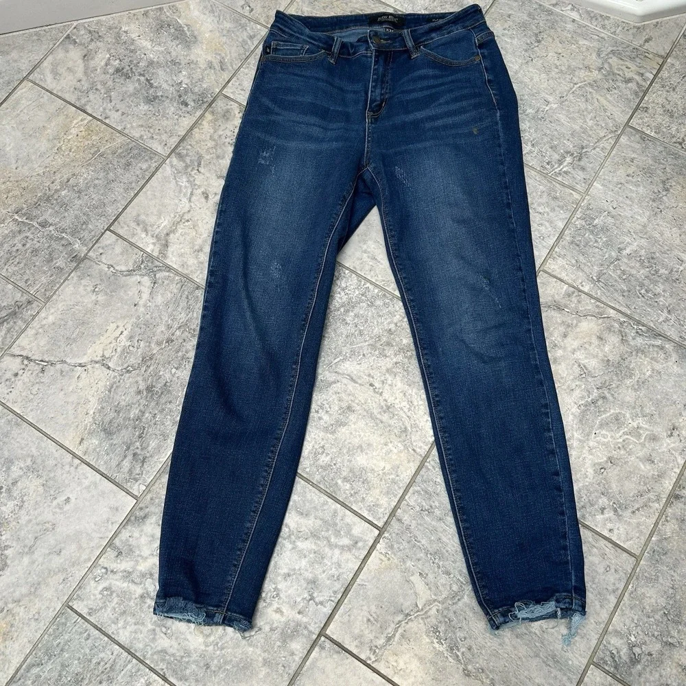 Judy Blue Slim Fit Hi-Rise Jean Size 7/28 Style #84136 Minor Distressing Raw Hem - Picture 5 of 6